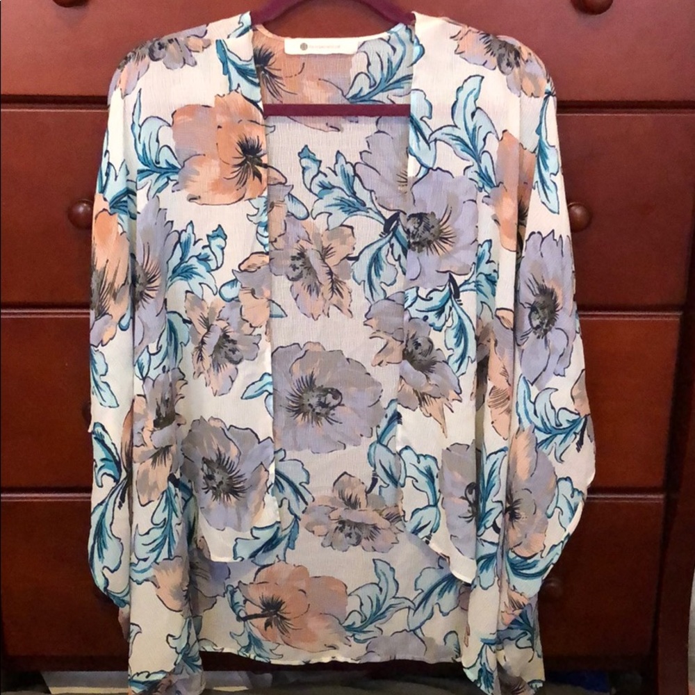 Floral Kimono NWOT
